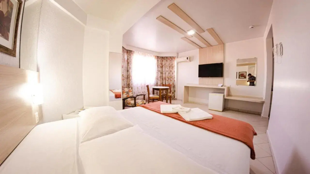 Hotel Sir Ltda