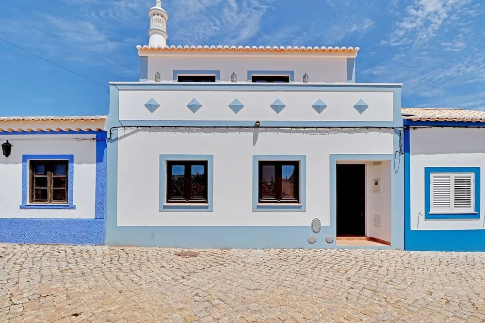 Sagres Typical House By Homing