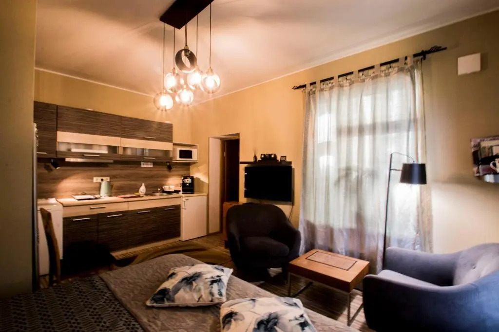 Quiet Romantic Studio plus parking, Tartu Home