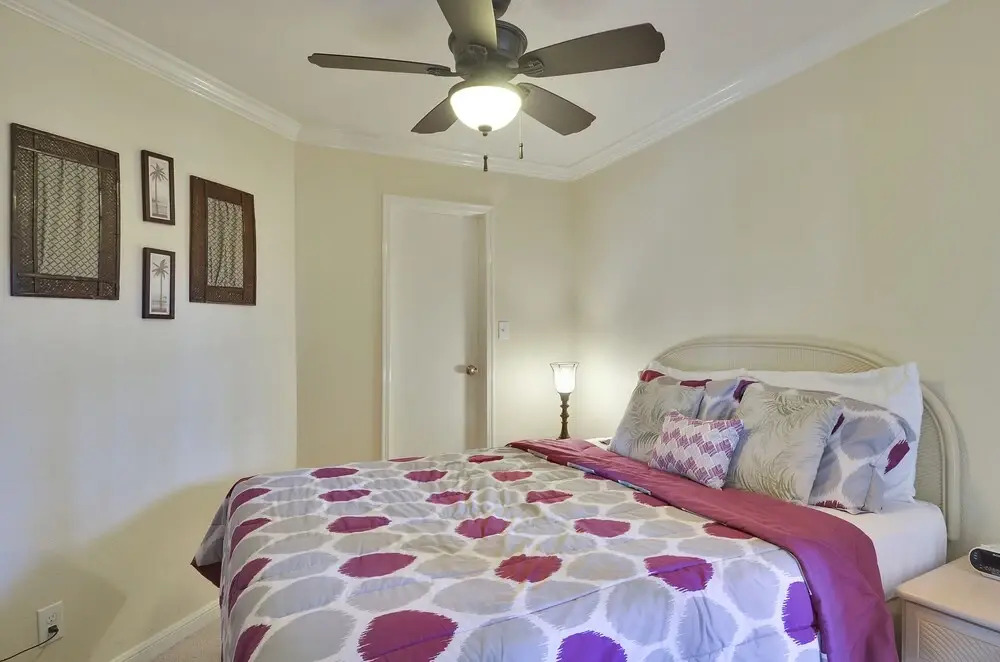 BC's Beach Condo-Victorian 6208