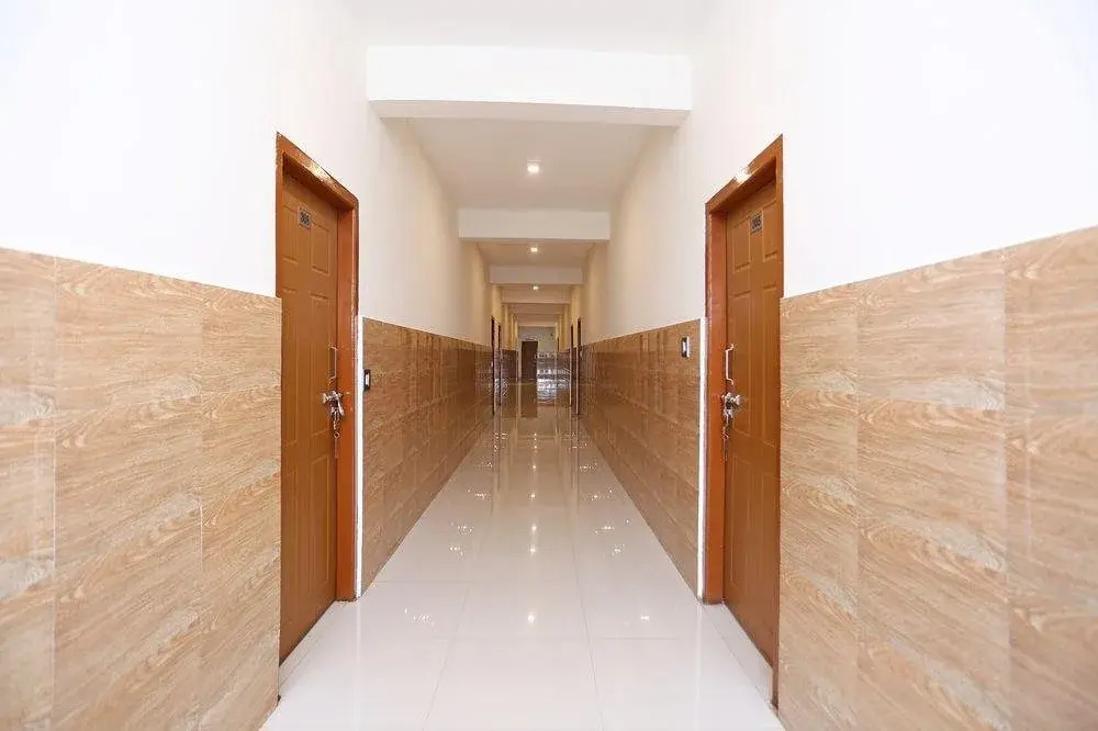Hotel Le Comforts By OYO Rooms