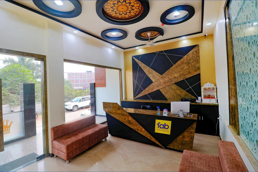 FabHotel The Crown I