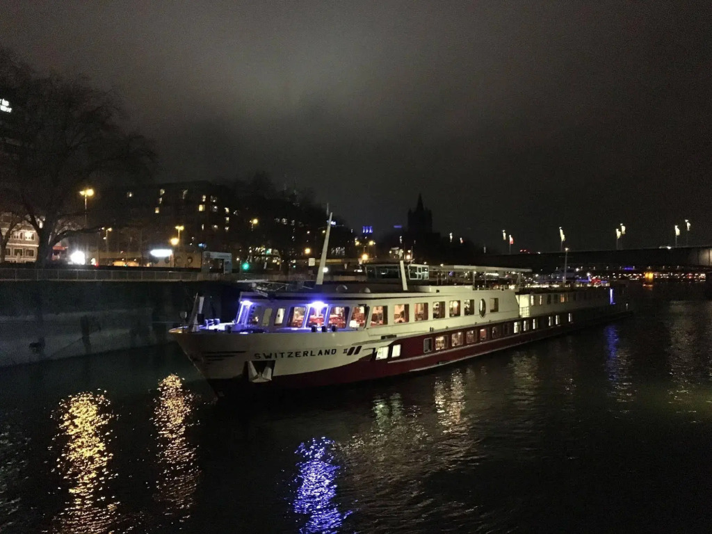 KNM MS Switzerland II - Düsseldorf