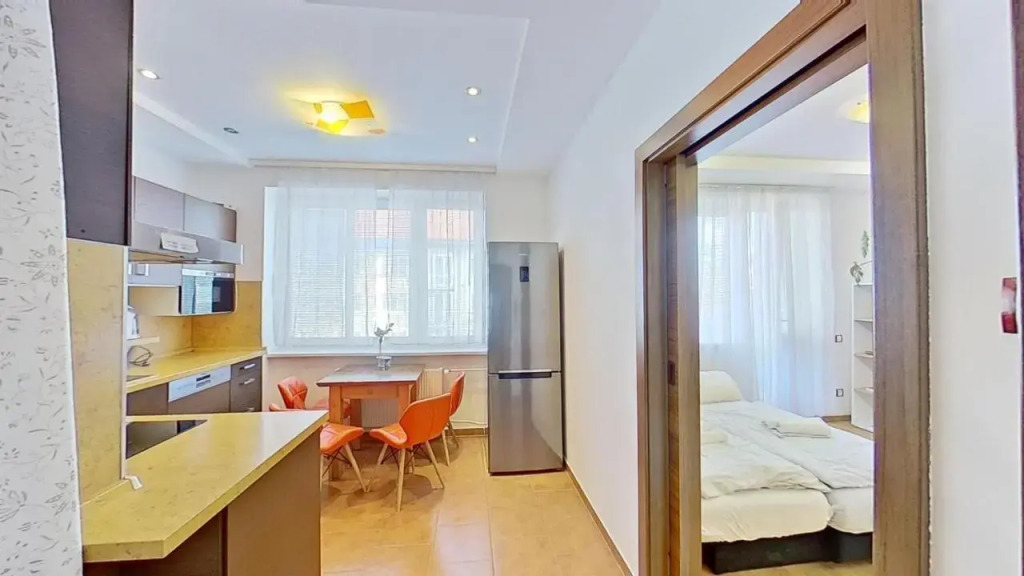 2 separate BD apt very close to the city centre