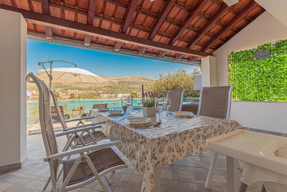 Amazing Home in Grebastica With Wifi and 4 Bedrooms