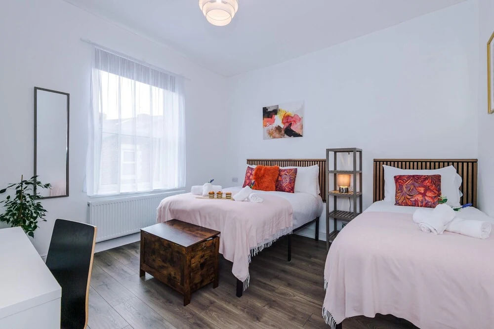 Spacious Home Sleeps 7 in the Heart of Anfield