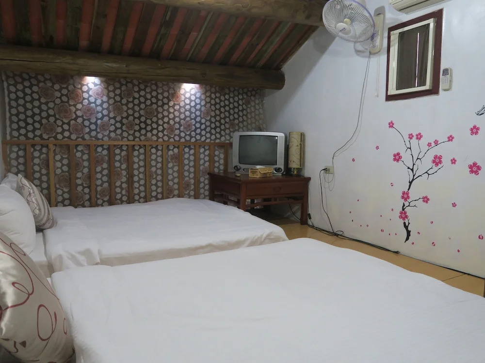 Shuitou Inn I