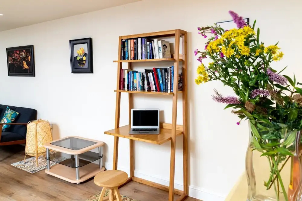 Bright Apartment With Patio Garden, No Deposit