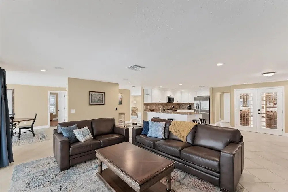 Punta Gorda Isles 4-Bedroom Private Pool+Spa Home on Canal 4 Home