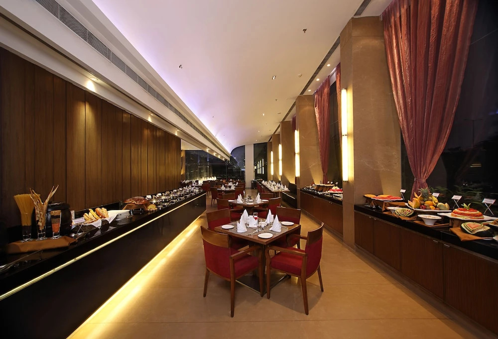 Fortune Select SG Highway, Ahmedabad - Member ITC Hotels Group