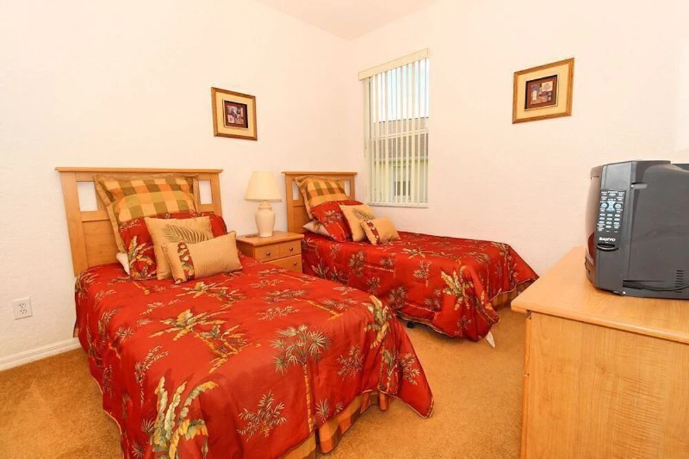 4-Bedroom Villa in Davenport 134 HERST