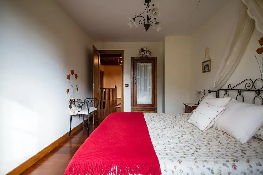 102713 House in Santiago de Compostela VR