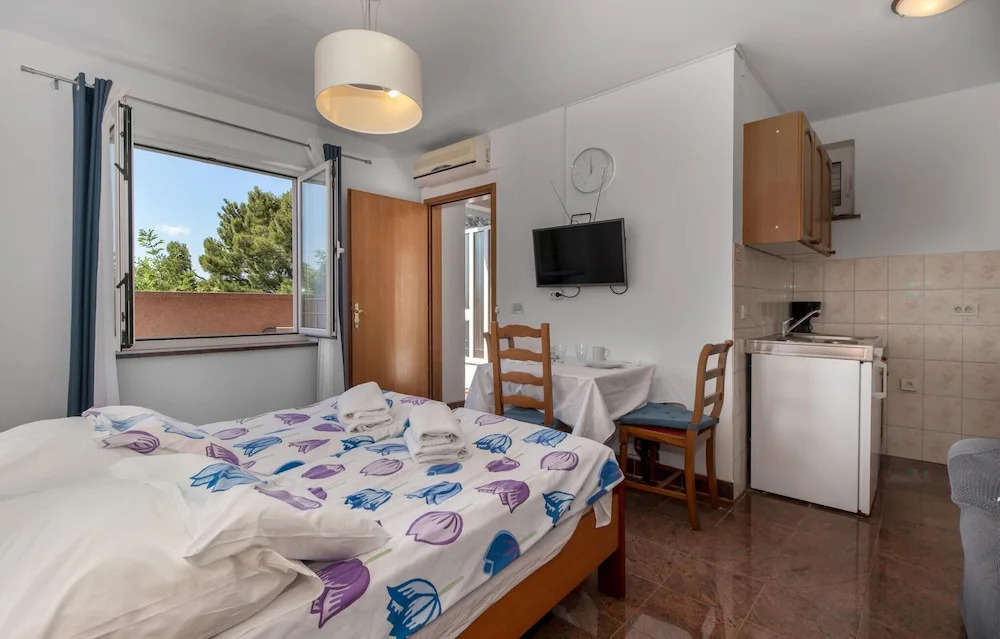 Awesome Apartment in Jadranovo With Outdoor Swimming Pool, Wifi and 1 Bedrooms