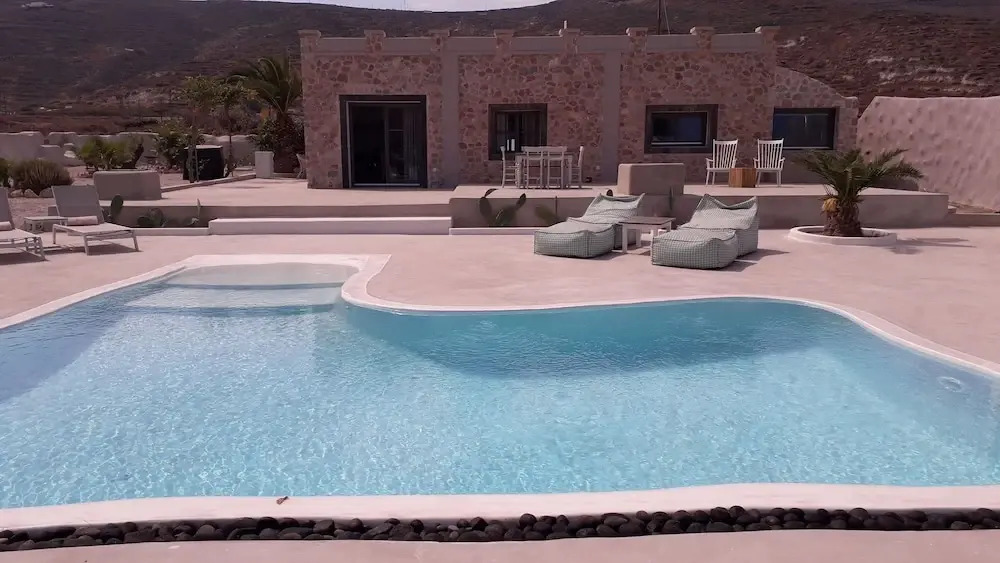 Villa Beltramo Santorini 2 bedroom private pool villa