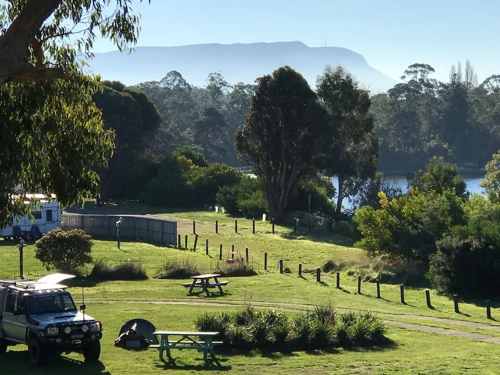 Snug Beach Cabin And Caravan Park