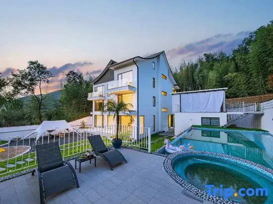 Yunshang Grassland Anji Weixuan Homestay