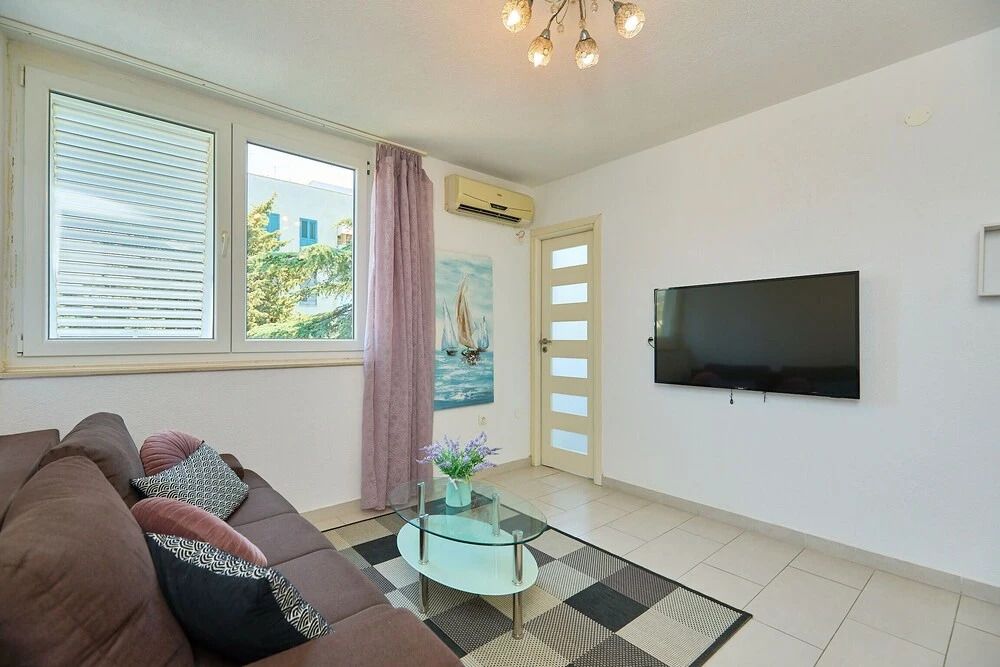 Apartment D&L