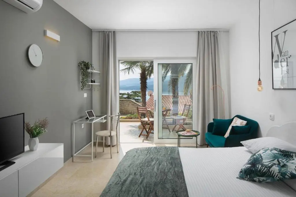 Studio apartment close to the sea - parking