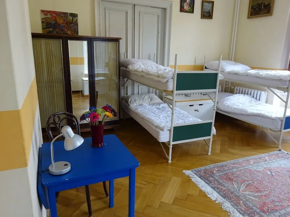Hummel Hostel - Historische Stadtvilla mit Garten