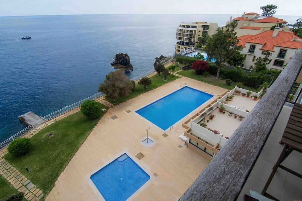 Cliff View III