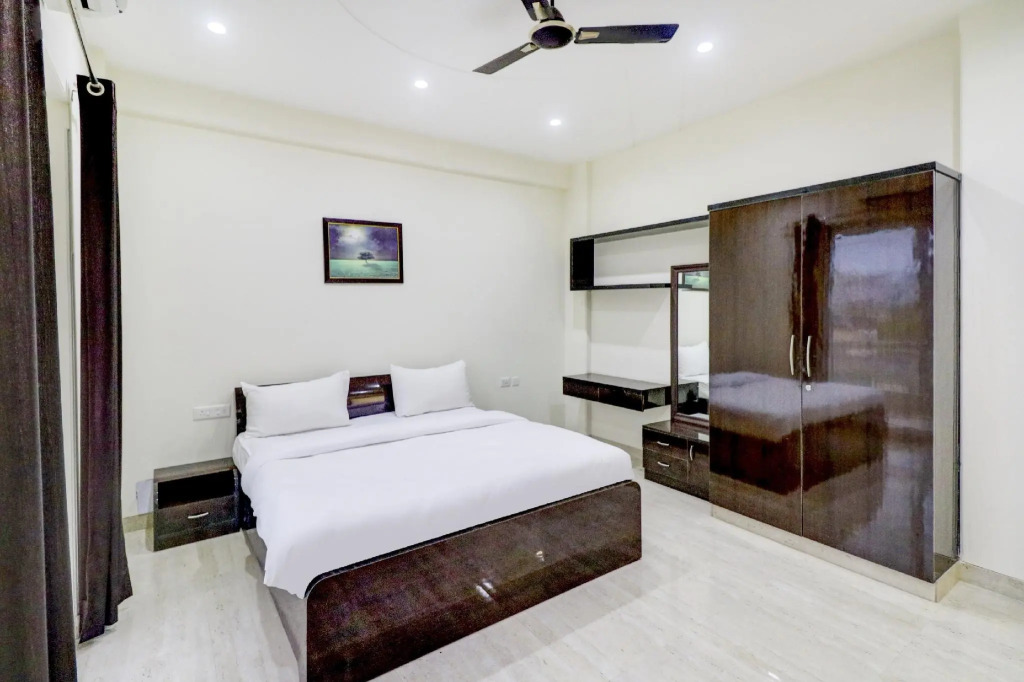 OYO 79667 Townhouse Sunbrite