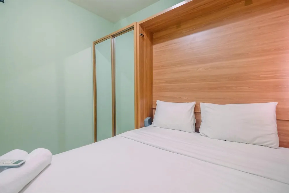 Trendy Connecting Mall 2BR Green Pramuka Apartment