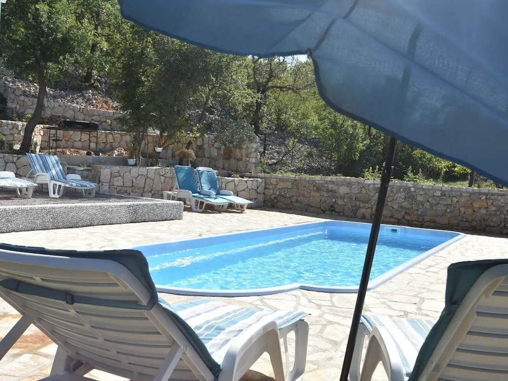 Welcoming Holiday Home in Ugljane With Swimming Pool