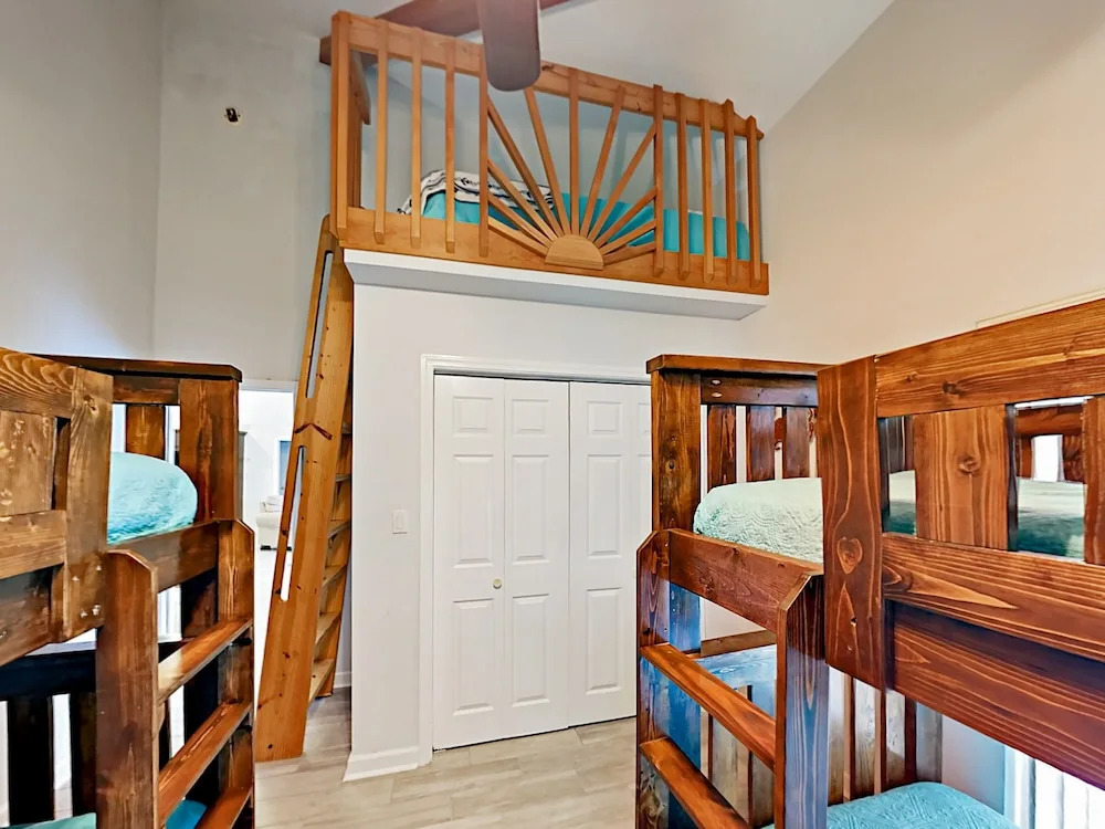 6727 Driftwood Dr Home 4 Bedrooms 3 Bathrooms Home