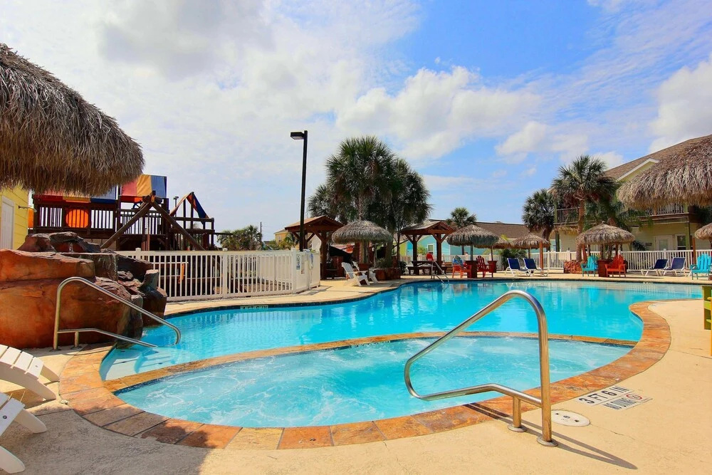 Blue Pelican 3 Bedroom Townhouse by Redawning