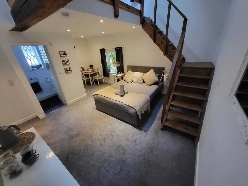 Hursley Rooms - The Dolphin