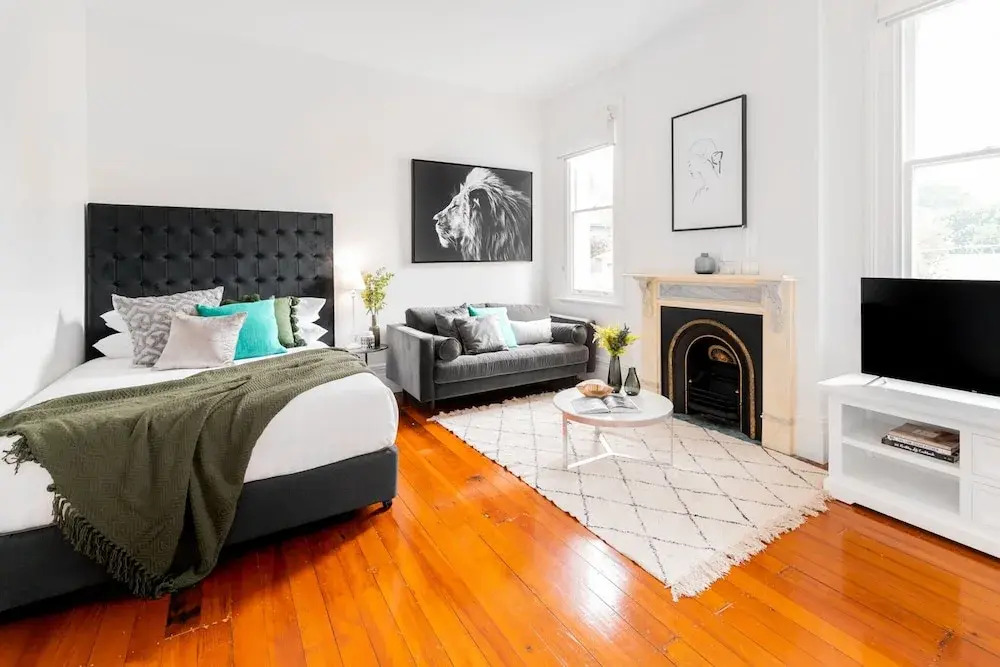 Cosy Nook In Inner-city Victorian Mansion