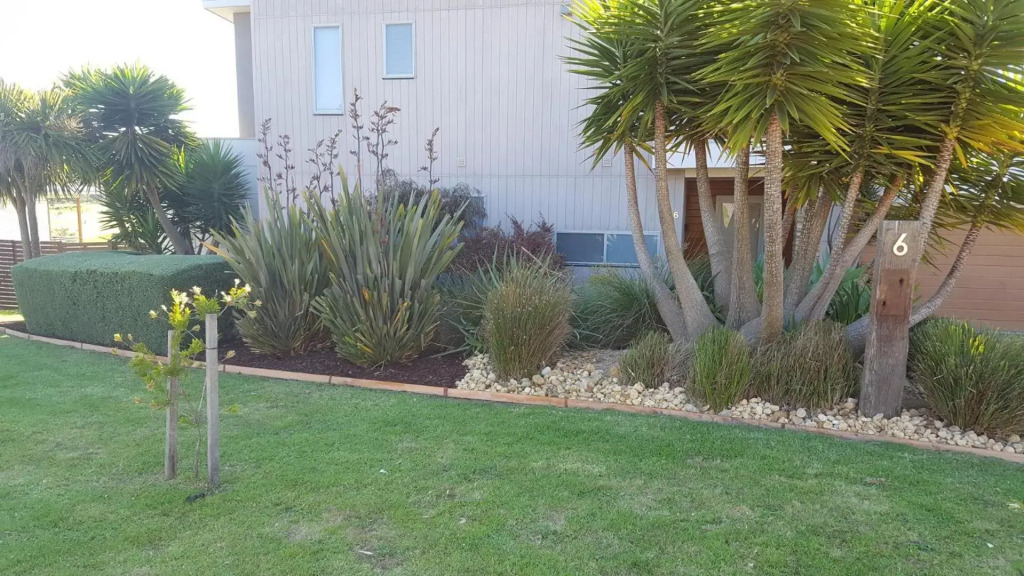 Saltwater Breeze Retreat