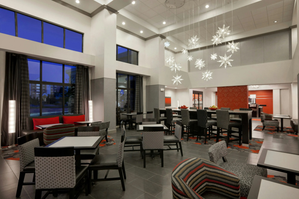 Hampton Inn and Suites Roanoke Airport/Valley View Mall