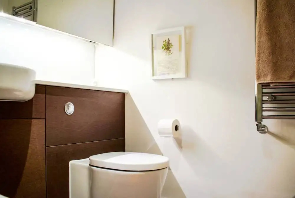 Stylish 2 Bedroom Flat With Balcony