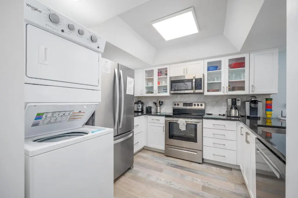 Ocean Village Club G26, 2 Bedrooms, Heated Pool, Sleeps 5, New Remodeled, Lanai