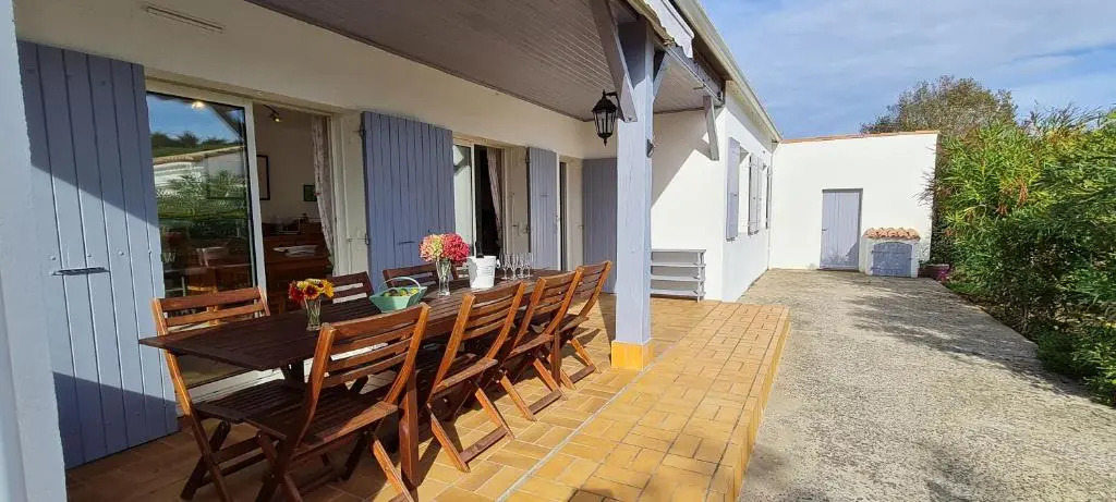 Villa familiale avec grand jardin proche plage