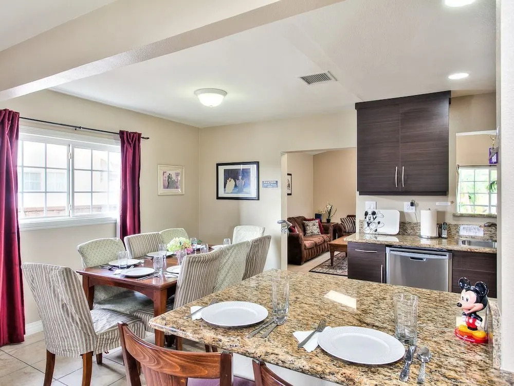 Atlantis - 4 Br Home