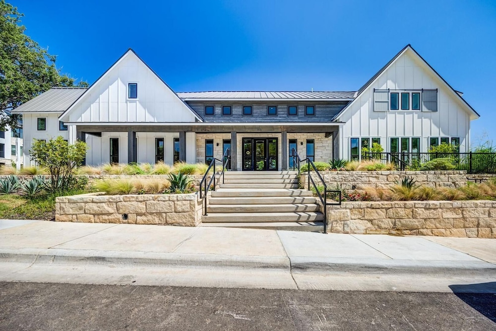 Landing Furnished Apartments - Salado