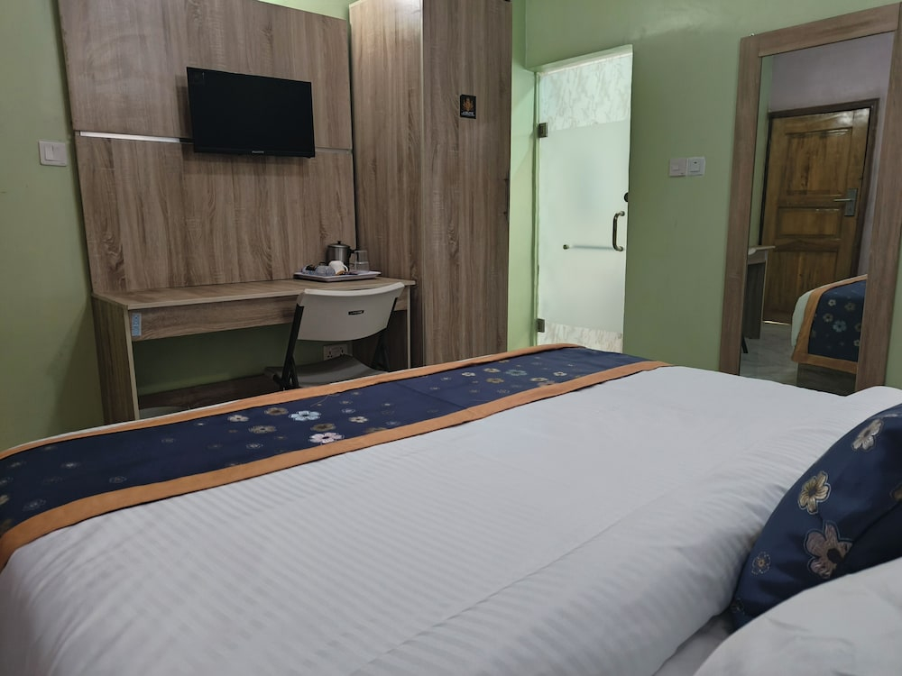 J Blitz International Hotel