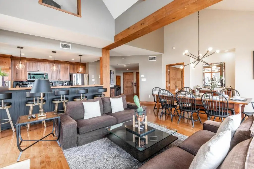 Altitude Tremblant - Ski In Ski Out 3 BDR Luxury Vacation Condo, Pool and Hot Tub 170-9