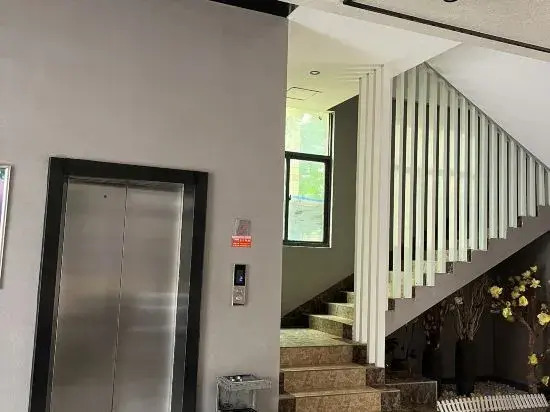 Vickers Hotel (Meilan Airport Branch in Jiangdong New Area)