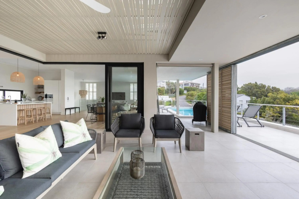 Sunset Villa - Luxury Villa 150m from the beach
