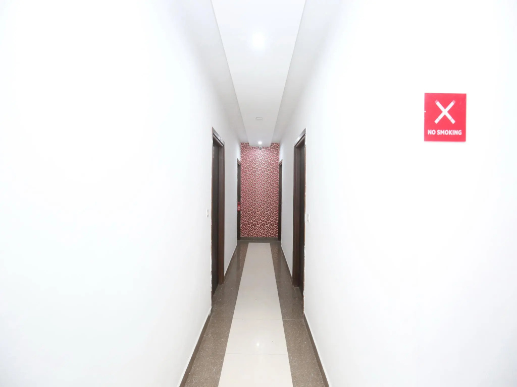 OYO 13431 Hotel Royal Blue