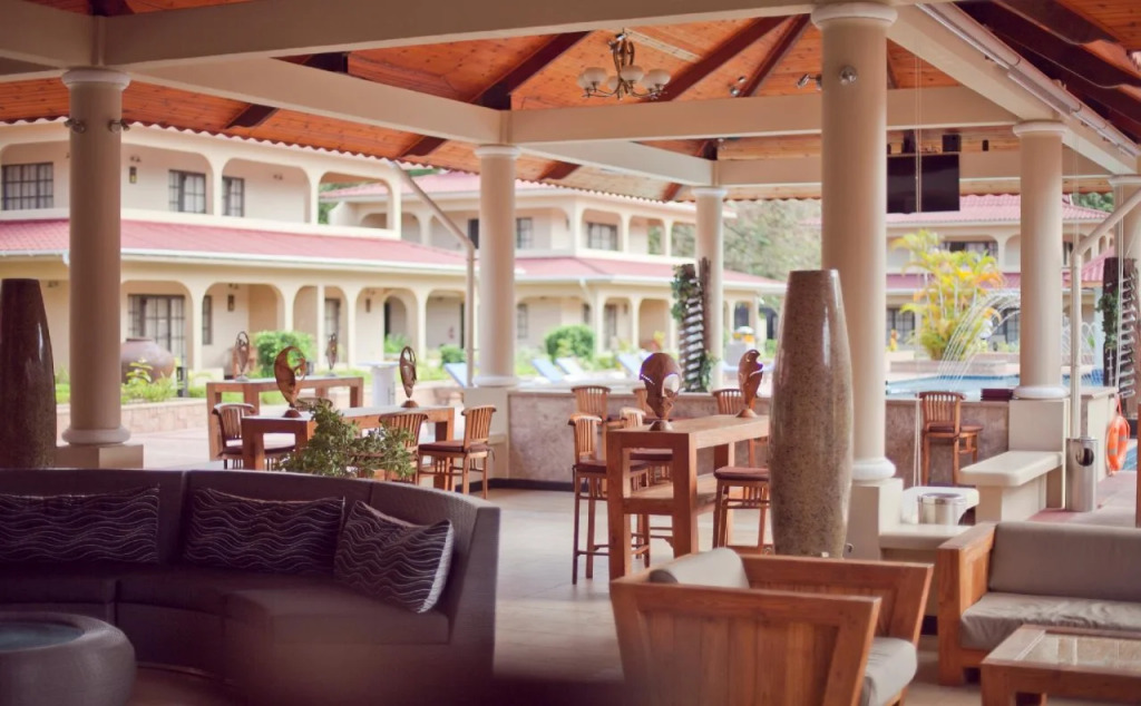 Oasis Hotel Restaurant & Spa