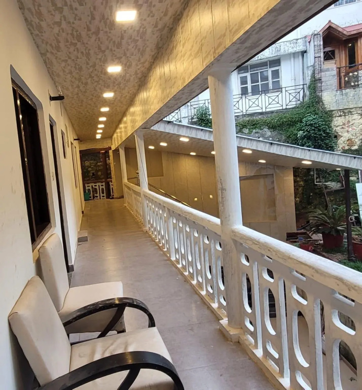 Goroomgo Hidden Chalet Mall Road Nainital