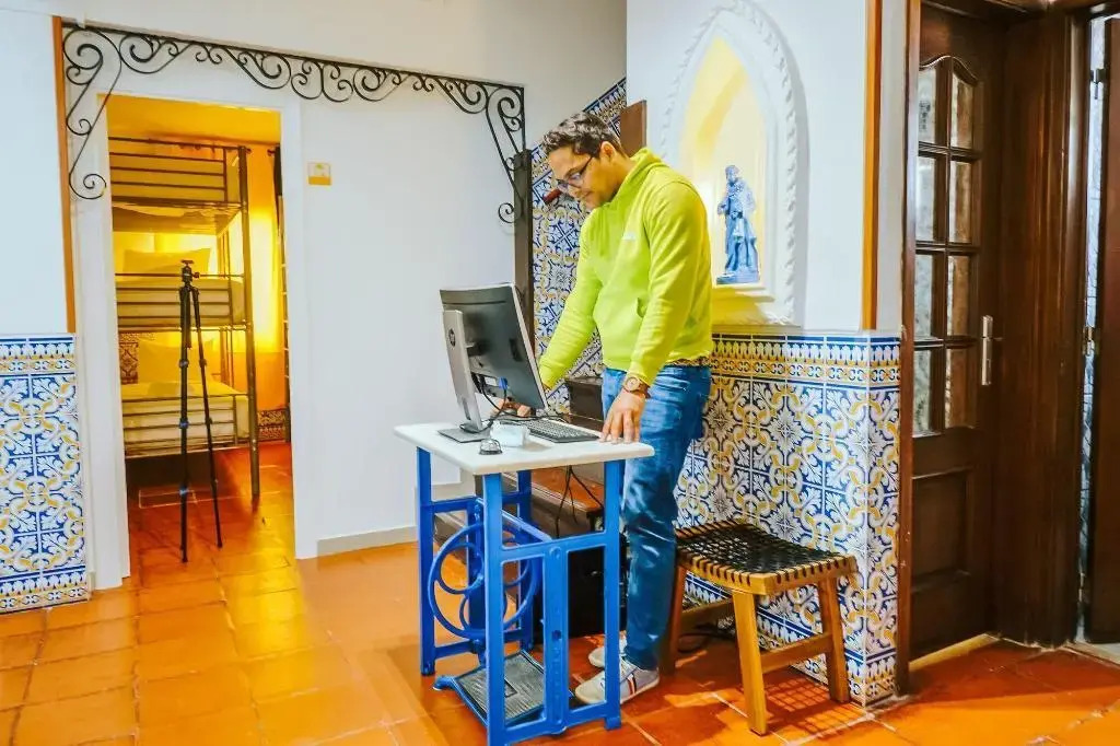 Help Yourself Hostels - Restelo