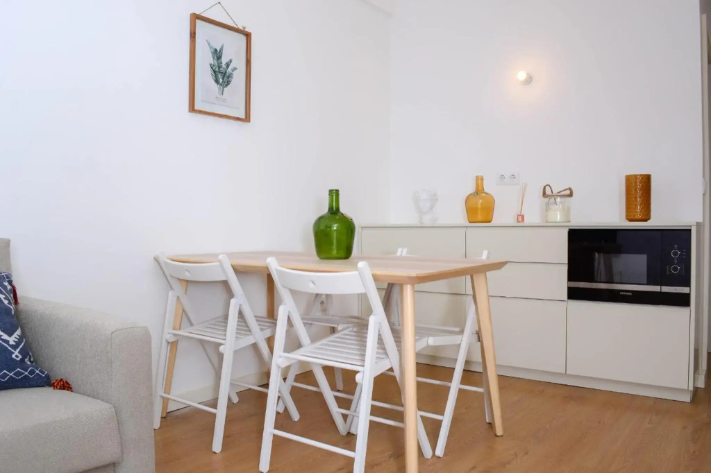 Travel and Live Apartments