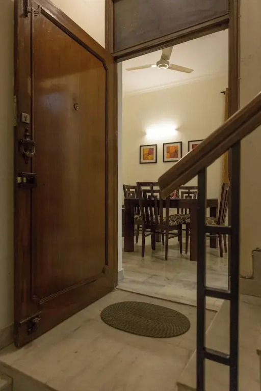 Room-hauz Khas 3 Rooms BnB