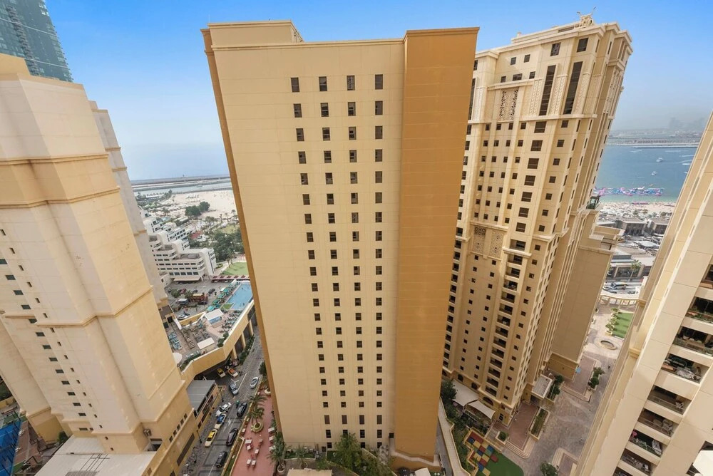 Stonetree - Spacious 2 BR - Near Beach