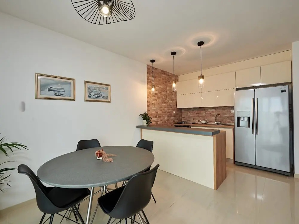 Enticing Holiday Home in Trogir near Sea Beach